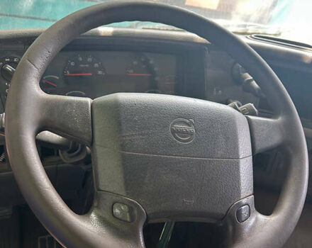 Белый Вольво FM 13, объемом двигателя 12.78 л и пробегом 380 тыс. км за 25000 $, фото 8 на Automoto.ua