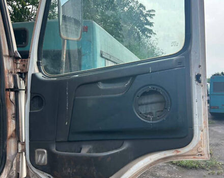 Белый Вольво FM 13, объемом двигателя 12.78 л и пробегом 380 тыс. км за 25000 $, фото 9 на Automoto.ua