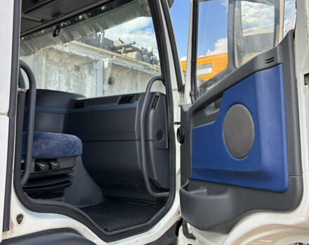 Белый Вольво FM 13, объемом двигателя 12.8 л и пробегом 2 тыс. км за 15500 $, фото 3 на Automoto.ua