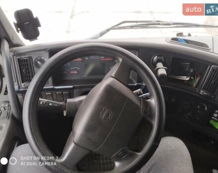 Белый Вольво FM 13, объемом двигателя 12.78 л и пробегом 129 тыс. км за 20500 $, фото 4 на Automoto.ua