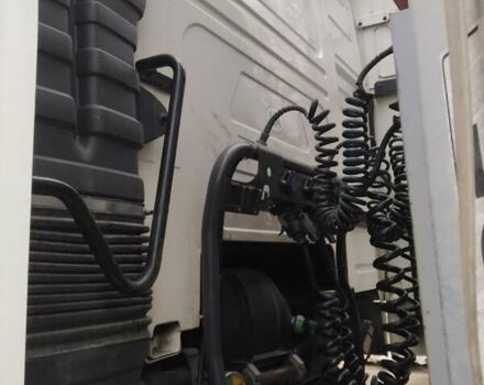Белый Вольво FM 13, объемом двигателя 12.78 л и пробегом 129 тыс. км за 20500 $, фото 9 на Automoto.ua