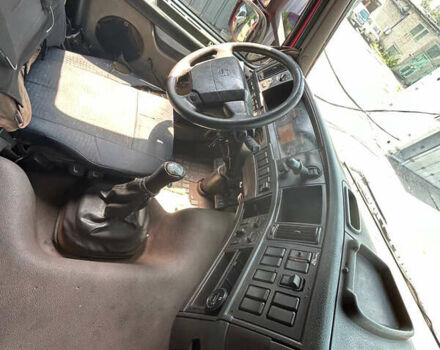 Красный Вольво FM 13, объемом двигателя 12.8 л и пробегом 380 тыс. км за 42000 $, фото 11 на Automoto.ua