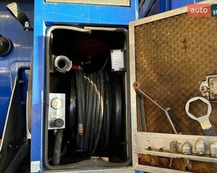 Синий Вольво FM 13, объемом двигателя 12.8 л и пробегом 350 тыс. км за 70690 $, фото 5 на Automoto.ua