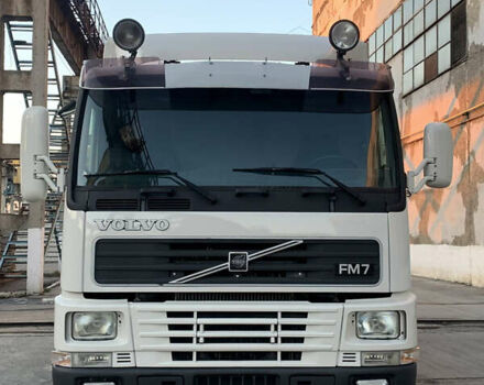 Белый Вольво FM 7, объемом двигателя 6.7 л и пробегом 895 тыс. км за 23000 $, фото 14 на Automoto.ua