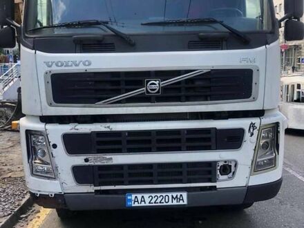 Белый Вольво FM 9, объемом двигателя 12 л и пробегом 779 тыс. км за 45000 $, фото 1 на Automoto.ua