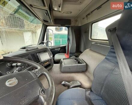 Синий Вольво FM 9, объемом двигателя 12.9 л и пробегом 900 тыс. км за 35658 $, фото 5 на Automoto.ua