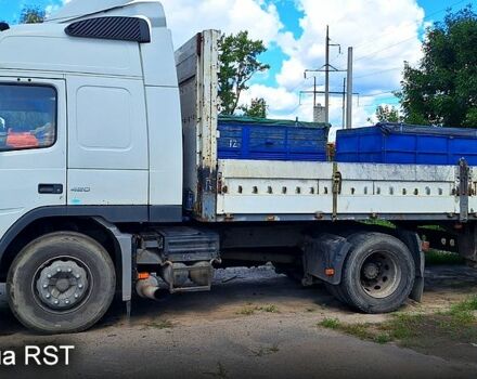 Білий Вольво FM, об'ємом двигуна 12 л та пробігом 100 тис. км за 9000 $, фото 2 на Automoto.ua