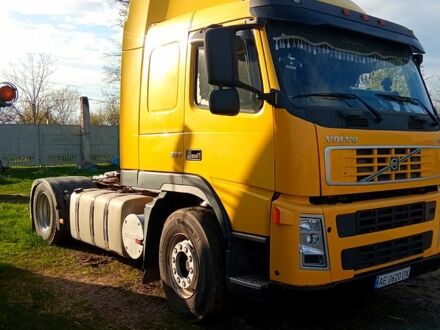 Вольво FM 2007 у Царичанке на Automoto.ua Жовтий Вольво FM, об'ємом двигуна 9 л та пробігом 100 тис. км за 12000 $, фото 1 на Automoto.ua