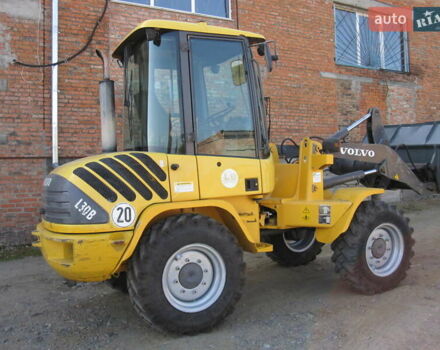 Желтый Вольво Л30б, объемом двигателя 0 л и пробегом 1 тыс. км за 26850 $, фото 3 на Automoto.ua