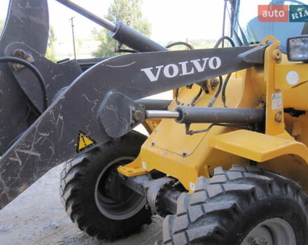 Желтый Вольво Л30б, объемом двигателя 0 л и пробегом 1 тыс. км за 26850 $, фото 1 на Automoto.ua