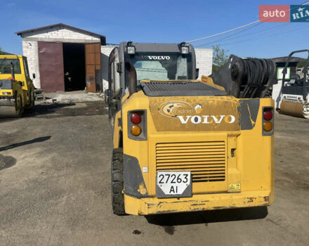 Желтый Вольво MC 70B, объемом двигателя 4.5 л и пробегом 4 тыс. км за 41000 $, фото 4 на Automoto.ua