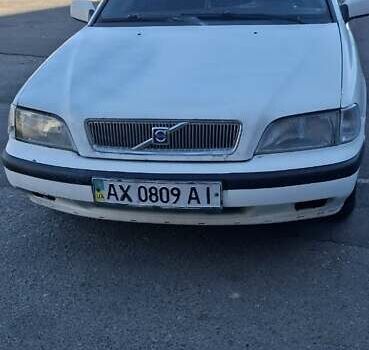 Белый Вольво С40, объемом двигателя 1.8 л и пробегом 350 тыс. км за 1600 $, фото 6 на Automoto.ua