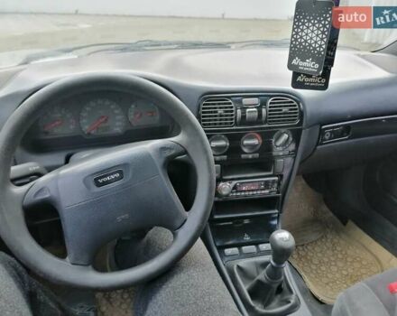 Білий Вольво S40, об'ємом двигуна 1.73 л та пробігом 356 тис. км за 1800 $, фото 5 на Automoto.ua