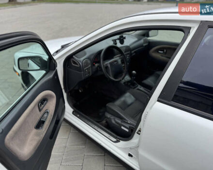Білий Вольво S40, об'ємом двигуна 1.8 л та пробігом 456 тис. км за 3500 $, фото 10 на Automoto.ua