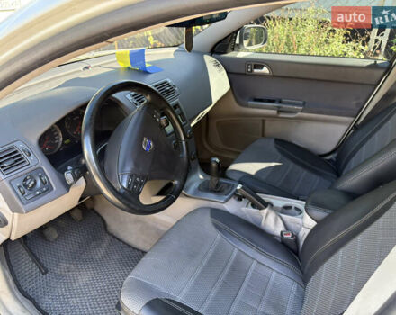 Вольво С40 2006 в Киеве на Automoto.ua Белый Вольво С40, объемом двигателя 2 л и пробегом 265 тыс. км за 6000 $, фото 7 на Automoto.ua