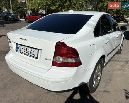 Вольво С40 2006 в Киеве на Automoto.ua Белый Вольво С40, объемом двигателя 2 л и пробегом 265 тыс. км за 6000 $, фото 5 на Automoto.ua
