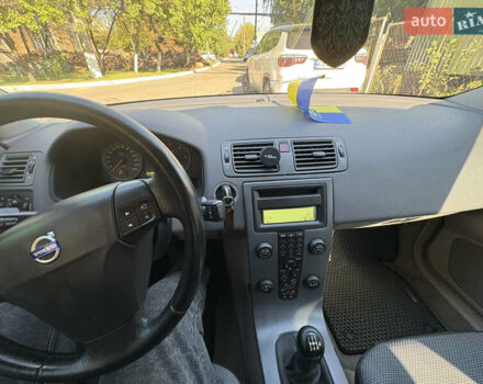 Вольво С40 2006 в Киеве на Automoto.ua Белый Вольво С40, объемом двигателя 2 л и пробегом 265 тыс. км за 6000 $, фото 14 на Automoto.ua