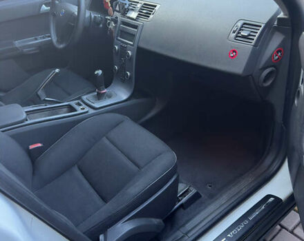 Білий Вольво S40, об'ємом двигуна 1.6 л та пробігом 234 тис. км за 6500 $, фото 13 на Automoto.ua