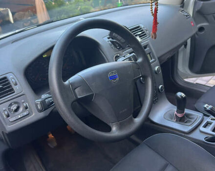 Білий Вольво S40, об'ємом двигуна 1.6 л та пробігом 234 тис. км за 6500 $, фото 6 на Automoto.ua