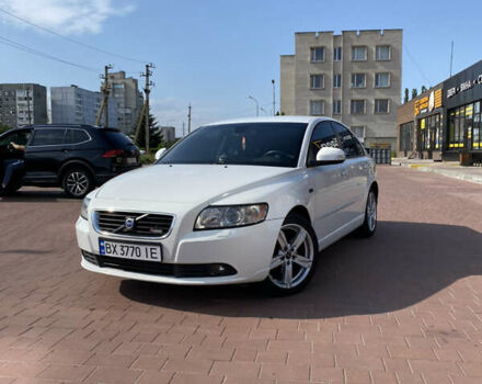 Белый Вольво С40, объемом двигателя 1.6 л и пробегом 260 тыс. км за 8000 $, фото 1 на Automoto.ua