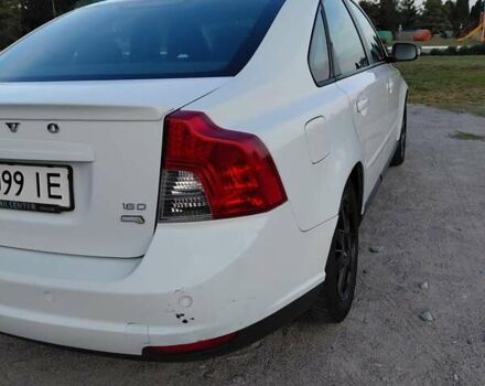 Вольво С40 2009 в Киеве на Automoto.ua Белый Вольво С40, объемом двигателя 1.56 л и пробегом 236 тыс. км за 6099 $, фото 3 на Automoto.ua