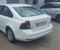 Белый Вольво С40, объемом двигателя 2 л и пробегом 269 тыс. км за 8000 $, фото 5 на Automoto.ua