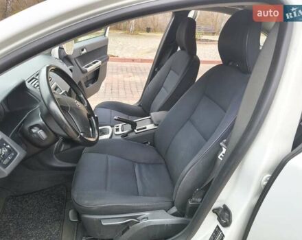 Белый Вольво С40, объемом двигателя 1.6 л и пробегом 188 тыс. км за 6999 $, фото 12 на Automoto.ua