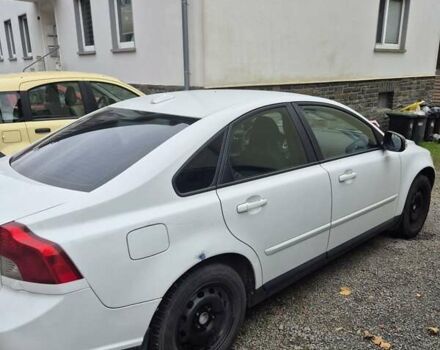 Білий Вольво S40, об'ємом двигуна 1.6 л та пробігом 263 тис. км за 5600 $, фото 2 на Automoto.ua