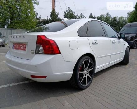 Білий Вольво S40, об'ємом двигуна 1.6 л та пробігом 250 тис. км за 8400 $, фото 8 на Automoto.ua