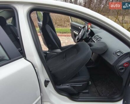 Белый Вольво С40, объемом двигателя 1.6 л и пробегом 188 тыс. км за 6999 $, фото 25 на Automoto.ua