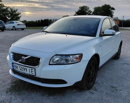 Вольво С40 2009 в Киеве на Automoto.ua Белый Вольво С40, объемом двигателя 1.56 л и пробегом 236 тыс. км за 6099 $, фото 5 на Automoto.ua