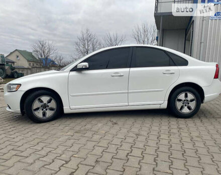 Білий Вольво S40, об'ємом двигуна 1.6 л та пробігом 336 тис. км за 7000 $, фото 7 на Automoto.ua