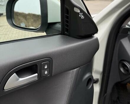 Белый Вольво С40, объемом двигателя 1.6 л и пробегом 310 тыс. км за 9000 $, фото 16 на Automoto.ua