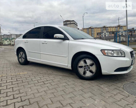 Білий Вольво S40, об'ємом двигуна 1.6 л та пробігом 336 тис. км за 7000 $, фото 3 на Automoto.ua