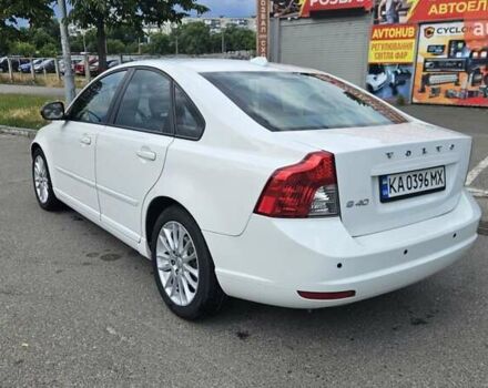 Белый Вольво С40, объемом двигателя 2 л и пробегом 203 тыс. км за 8000 $, фото 3 на Automoto.ua