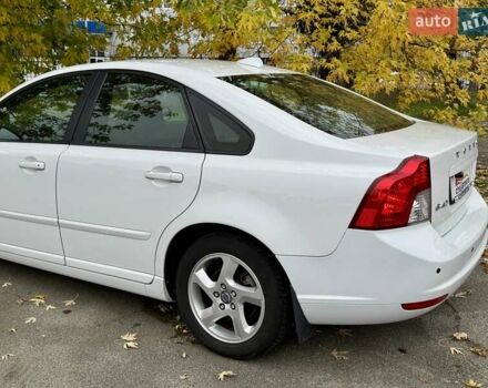 Белый Вольво С40, объемом двигателя 2 л и пробегом 190 тыс. км за 7990 $, фото 9 на Automoto.ua