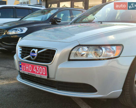 Вольво С40 2011 в Киеве на Automoto.ua Белый Вольво С40, объемом двигателя 1.6 л и пробегом 194 тыс. км за 10000 $, фото 3 на Automoto.ua