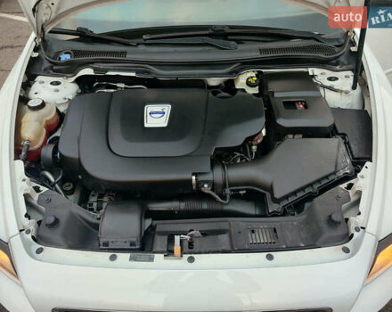 Вольво S40 2011 у Києві на Automoto.ua Білий Вольво S40, об'ємом двигуна 2 л та пробігом 233 тис. км за 11300 $, фото 18 на Automoto.ua