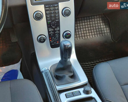 Вольво С40 2011 в Киеве на Automoto.ua Белый Вольво С40, объемом двигателя 1.6 л и пробегом 194 тыс. км за 10000 $, фото 30 на Automoto.ua