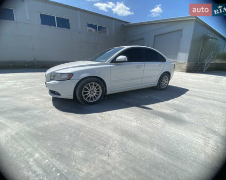 Белый Вольво С40, объемом двигателя 2 л и пробегом 217 тыс. км за 7300 $, фото 7 на Automoto.ua