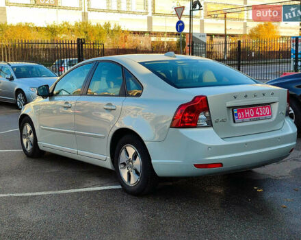 Вольво С40 2011 в Киеве на Automoto.ua Белый Вольво С40, объемом двигателя 1.6 л и пробегом 194 тыс. км за 10000 $, фото 7 на Automoto.ua