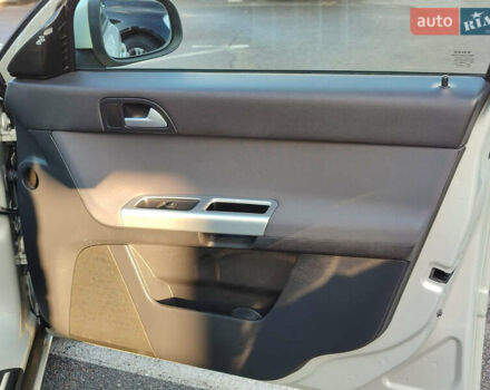 Вольво С40 2011 в Киеве на Automoto.ua Белый Вольво С40, объемом двигателя 1.6 л и пробегом 194 тыс. км за 10000 $, фото 25 на Automoto.ua