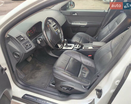Вольво S40 2011 у Києві на Automoto.ua Білий Вольво S40, об'ємом двигуна 2 л та пробігом 233 тис. км за 11300 $, фото 16 на Automoto.ua