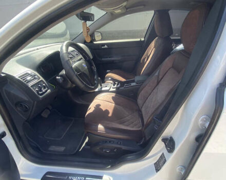 Белый Вольво С40, объемом двигателя 2 л и пробегом 217 тыс. км за 7300 $, фото 8 на Automoto.ua