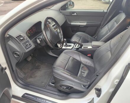 Білий Вольво S40, об'ємом двигуна 2 л та пробігом 233 тис. км за 11299 $, фото 2 на Automoto.ua