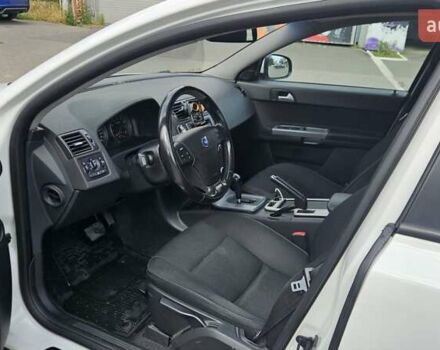 Белый Вольво С40, объемом двигателя 2 л и пробегом 203 тыс. км за 8000 $, фото 5 на Automoto.ua