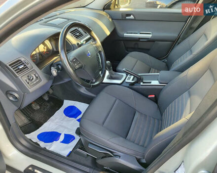 Вольво С40 2011 в Киеве на Automoto.ua Белый Вольво С40, объемом двигателя 1.6 л и пробегом 194 тыс. км за 10000 $, фото 17 на Automoto.ua