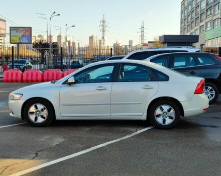 Белый Вольво С40, объемом двигателя 1.6 л и пробегом 194 тыс. км за 9999 $, фото 3 на Automoto.ua