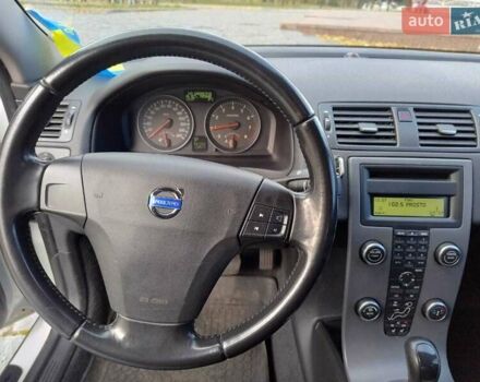 Білий Вольво S40, об'ємом двигуна 2 л та пробігом 267 тис. км за 7500 $, фото 6 на Automoto.ua