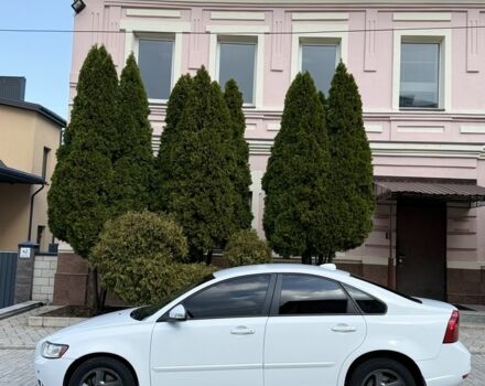 Белый Вольво С40, объемом двигателя 2 л и пробегом 240 тыс. км за 7350 $, фото 3 на Automoto.ua